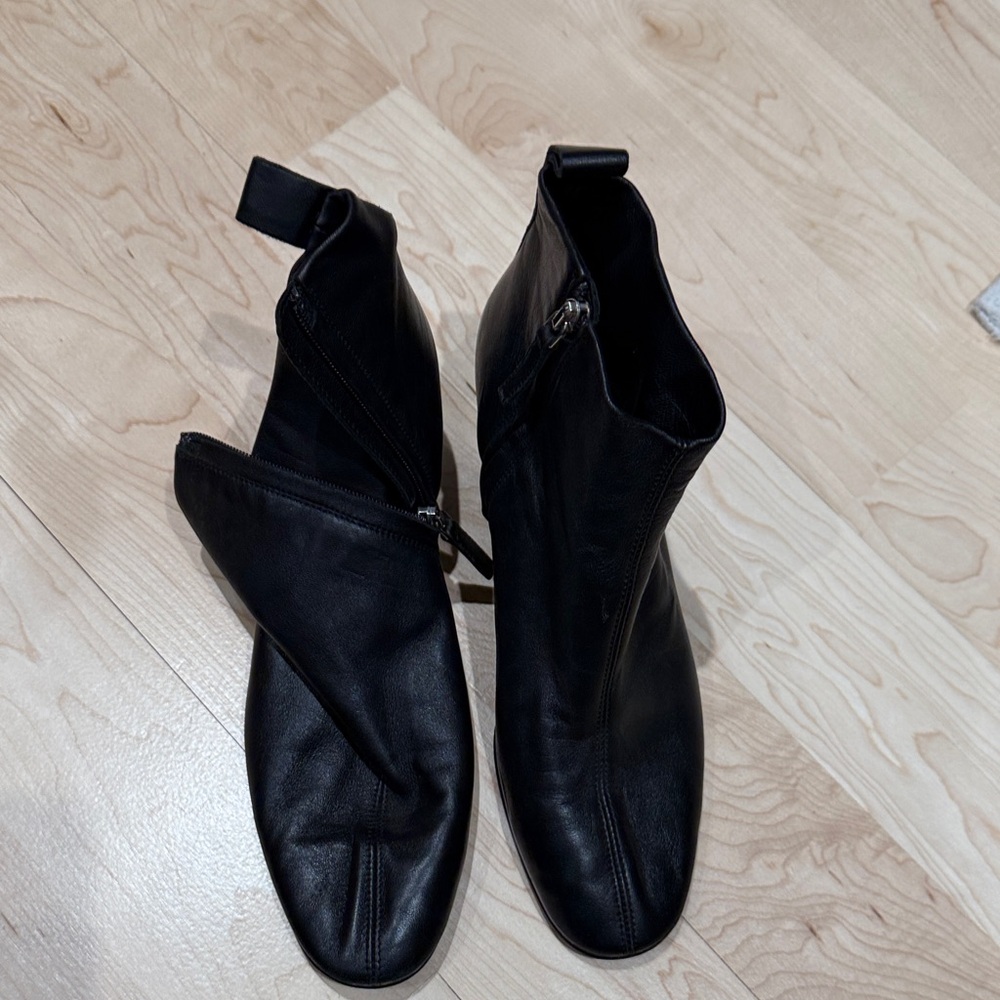 Everlane Black Ankle Boots